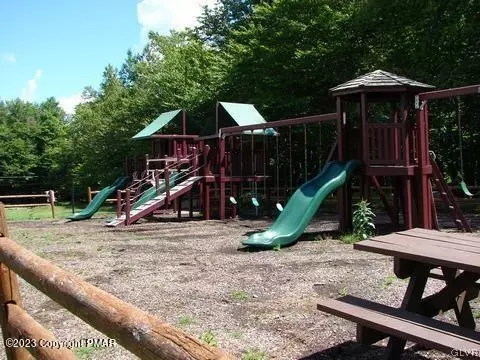 4005 L Ridge Rd, Wayne, PA 18445 photo 9