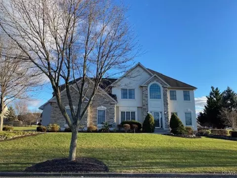 5918 Meadow Dr, Macungie Twp, PA 18069