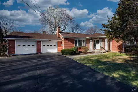 1521 Clearfield Rd, Wind Gap, PA 18091