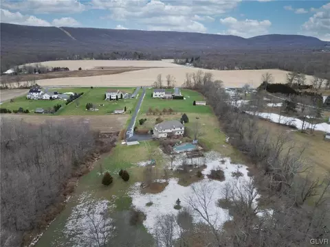266 E Mountain Rd, Wind Gap, PA 18091 photo 21