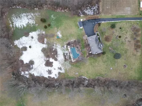 266 E Mountain Rd, Wind Gap, PA 18091 photo 22