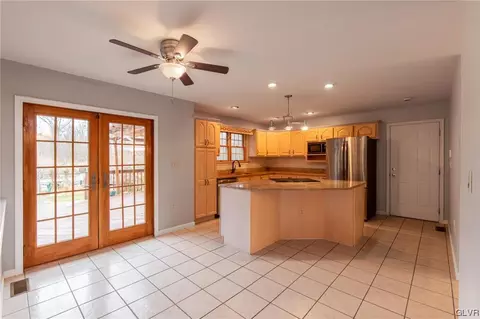 266 E Mountain Rd, Wind Gap, PA 18091 photo 8