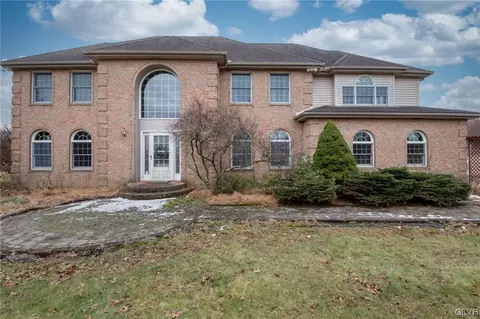 266 E Mountain Rd, Wind Gap, PA 18091