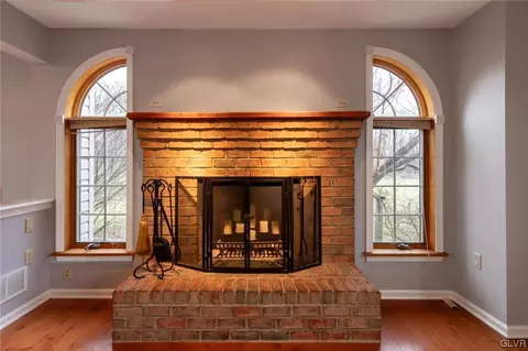 266 E Mountain Rd, Wind Gap, PA 18091 photo 7