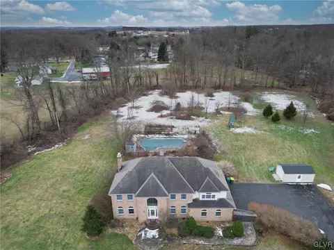 266 E Mountain Rd, Wind Gap, PA 18091 photo 23