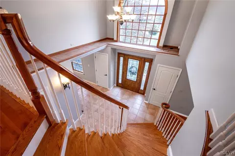 266 E Mountain Rd, Wind Gap, PA 18091 photo 12