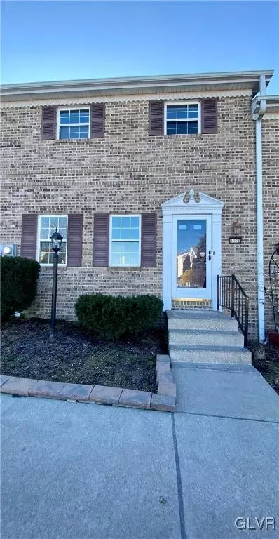 4970 Shawnee Ct, Schnecksville, PA 18078