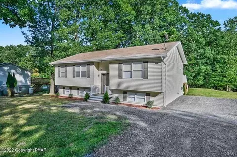 2650 Woodruff Ln, Stroudsburg, PA 18360