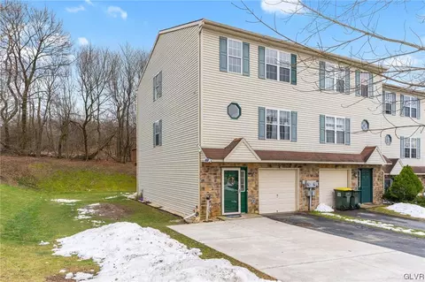 7378 Lincoln Ct, New Tripoli, PA 18066