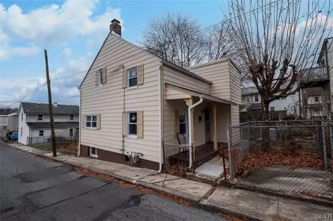 131 Willow St, Catasauqua, PA 18032