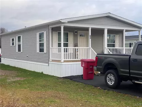 64 Mansfield Dr, Macungie, PA 18062