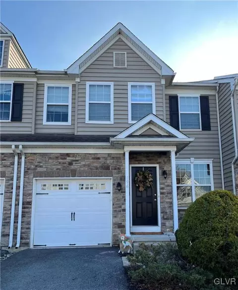 196 Redclover Ln, Allentown, PA 18104
