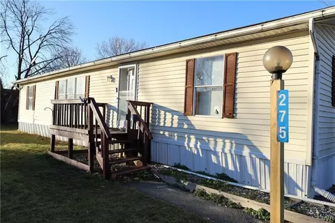 275 Silverwind Ct, Bath, PA 18014