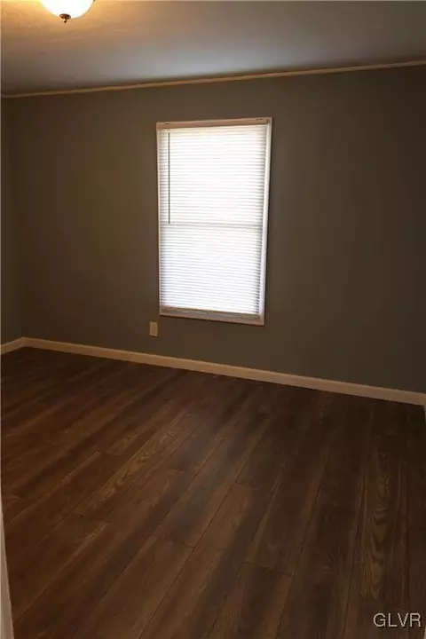 275 Silverwind Ct, Bath, PA 18014 photo 17