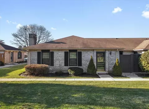 2753 Rolling Green Pl, Macungie, PA 18062