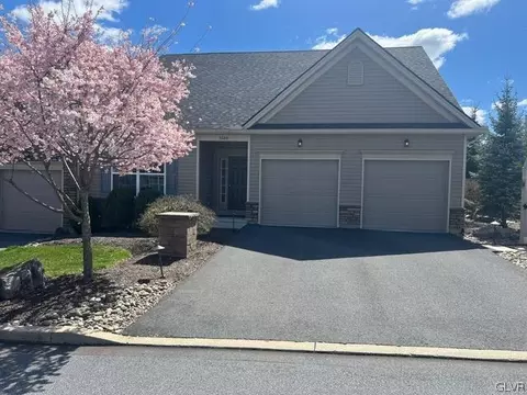 3684 Cottage Dr, Bethlehem, PA 18020
