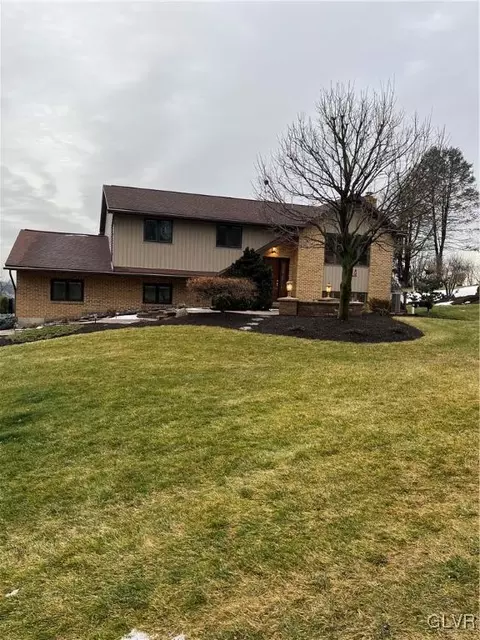 6662 Leah Dr, Slatington, PA 18080