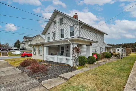 3003 N 3rd St, Hokendauqua, PA 18052