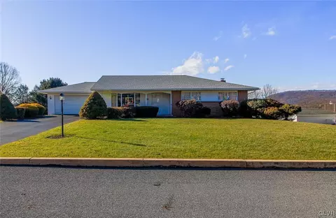 706 N Crescent Ave, Hamburg, PA 19526
