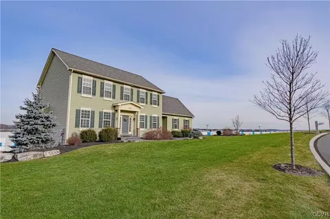 245 Mcbride Ln, Breinigsville, PA 18031