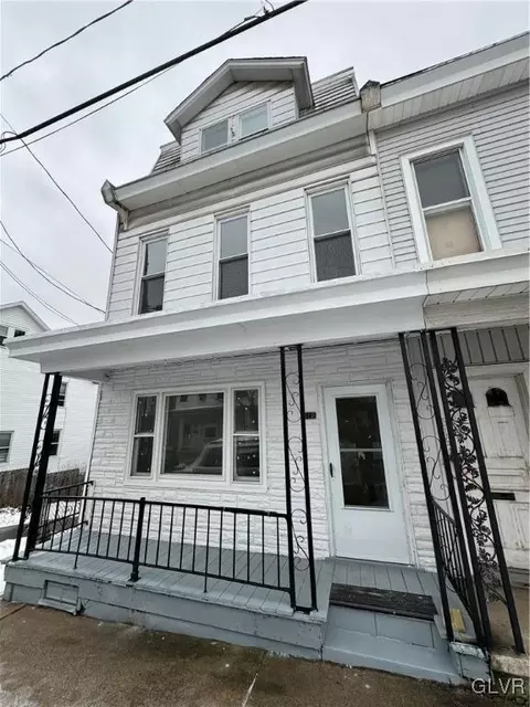 617 W Race St, Pottsville, PA 17901