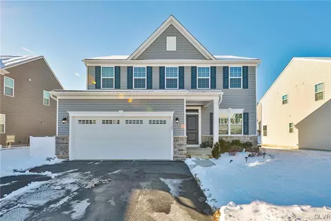 1328 Pine Valley Ln, Catasauqua, PA 18032