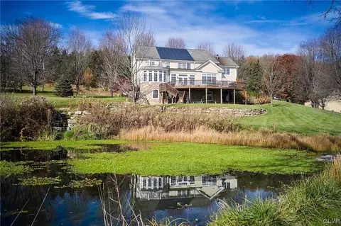 1400 County Line Rd E, Easton, PA 18042