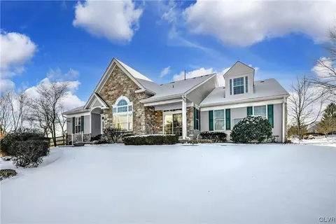 1857 Caryn Dr, Hellertown, PA 18055