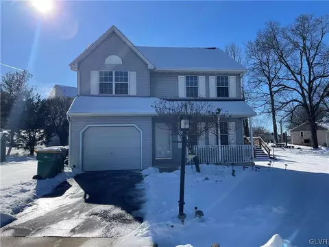 51 Blackberry Dr, Pottstown, PA 19464