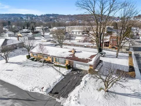 404 Williams Ave, Walnutport, PA 18088