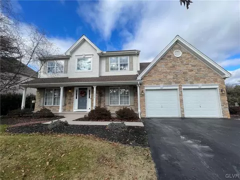4202 Maria Ln, Bethlehem, PA 18017