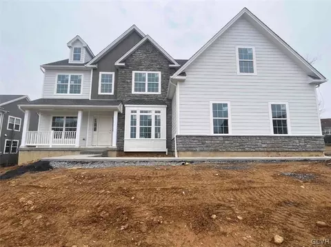 638 Hollow View Dr #2, Forks Twp, PA 18040