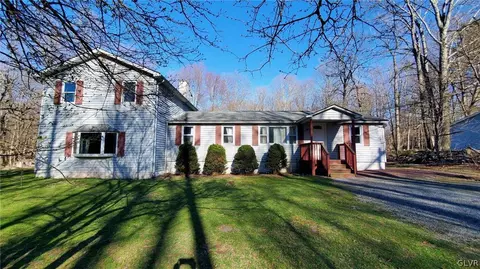 443 Hannan Ln, East Stroudsburg, PA 18302