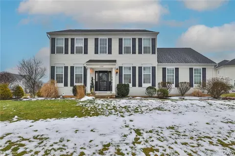 7392 Cedar Rd, Macungie, PA 18062