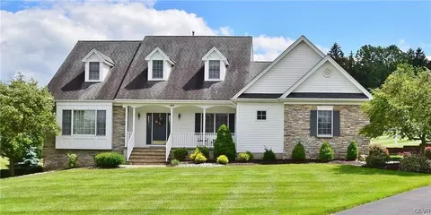 180 Pine Valley Ter, Williams Twp, PA 18042
