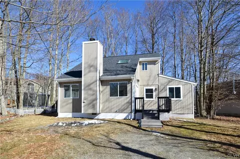 7654 Rainbow Dr, Coolbaugh Twp, PA 18466