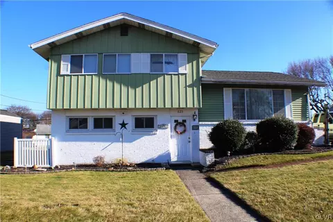 823 Flexer Ave, Allentown, PA 18103