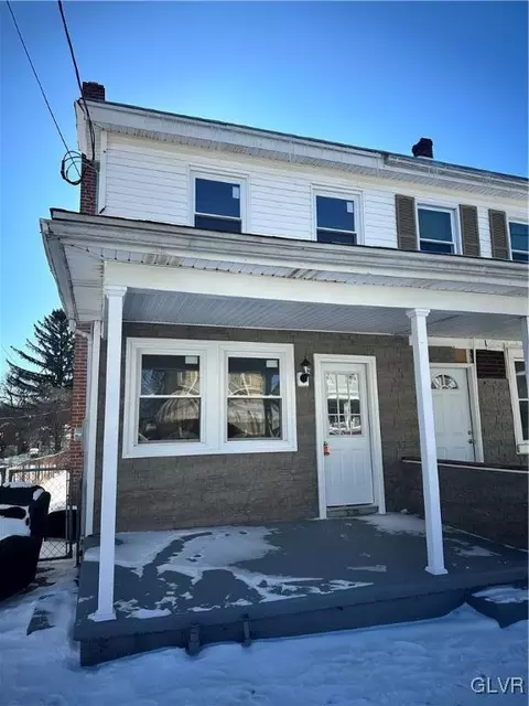 217 W White St, Summit Hill, PA 18250