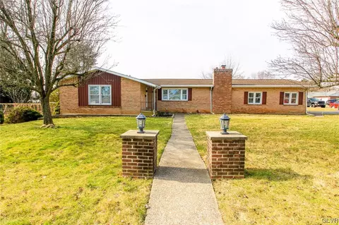 1605 Rosewood Dr, Bethlehem, PA 18017