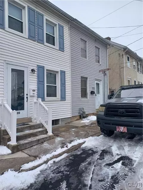 122 Wood St, Catasauqua, PA 18032