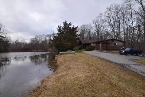 224 Meyer Rd, Nazareth, PA 18064