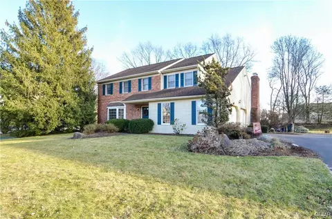 5360 Celia Dr, Wescosville, PA 18106