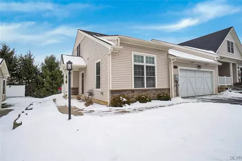 5519 Bayberry Ln, Whitehall, PA 18052