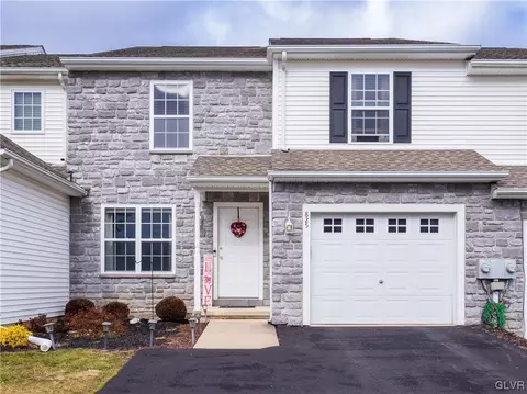 825 N Fork Dr, Forks Twp, PA 18040