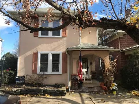 24 N Broad St, Nazareth, PA 18064