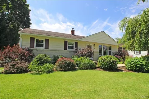 634 Apple Blossom Rd, Forks Twp, PA 18040