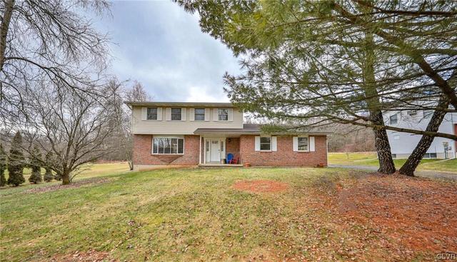 75 Pine Cove Ct, Lehighton, PA 18235