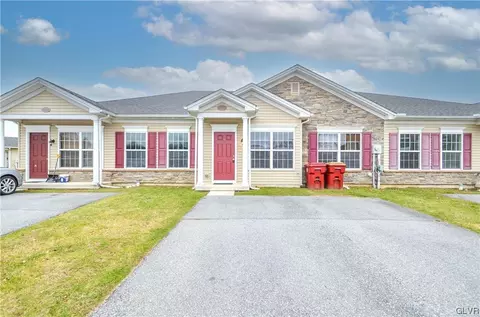 213 Huntington Ln, Forks Twp, PA 18040