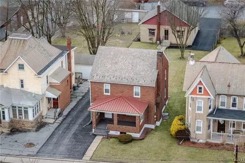 831 Delaware Ave, Palmerton, PA 18071