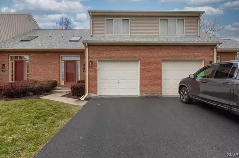 18 Winfield Ct, Palmer Township, PA 18045
